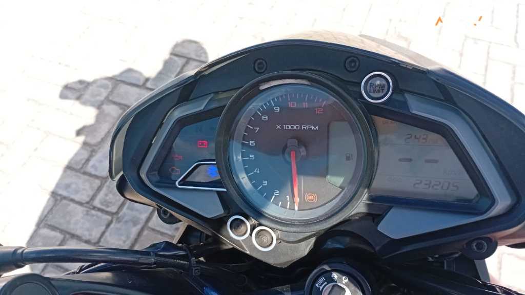BAJAJ DOMINAR 160 DOMINAR 160
