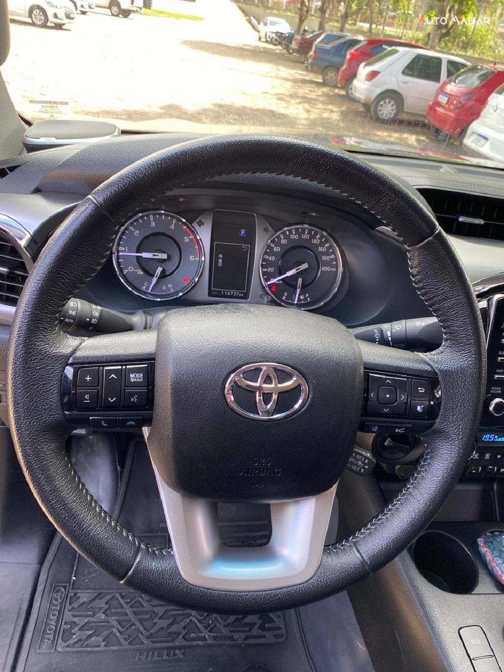 TOYOTA HILUX 2.8 D-4D TURBO DIESEL CD SRX 4X4 AUTOM&Aacute;TICO