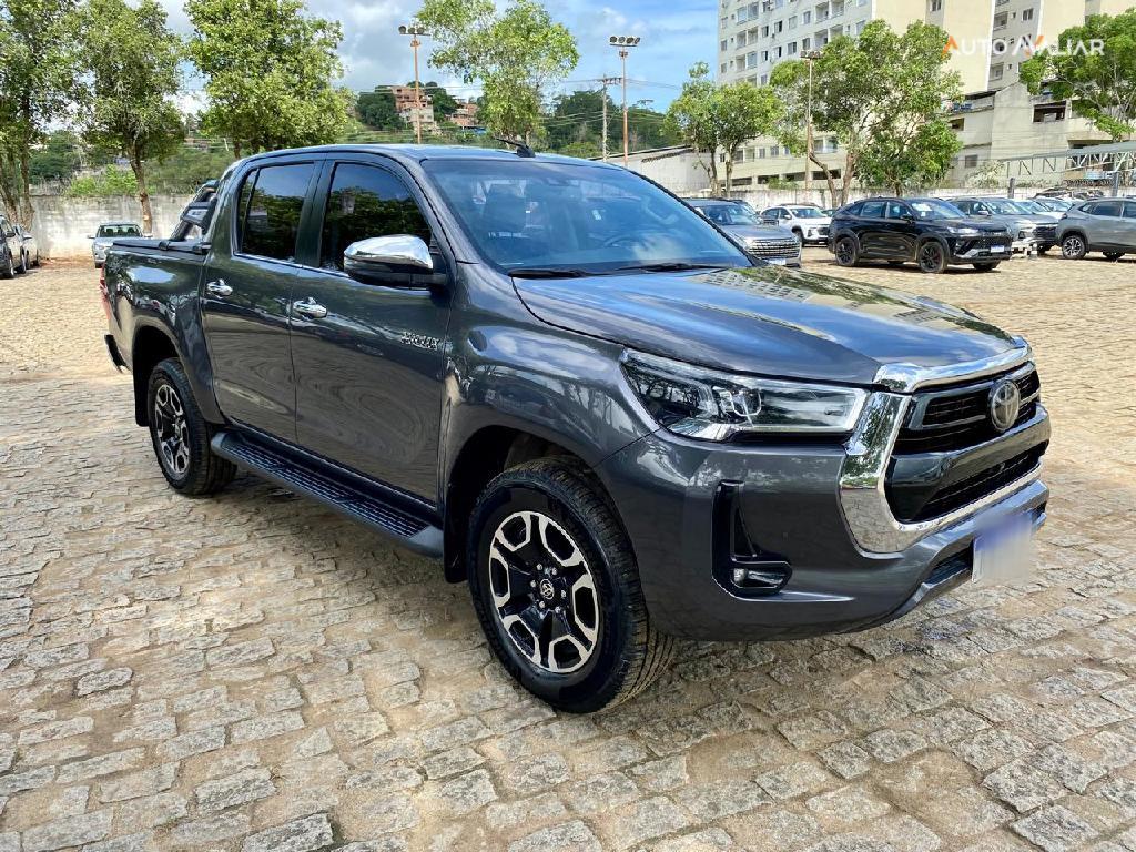 TOYOTA HILUX 2.8 D-4D TURBO DIESEL CD SRX 4X4 AUTOM&Aacute;TICO