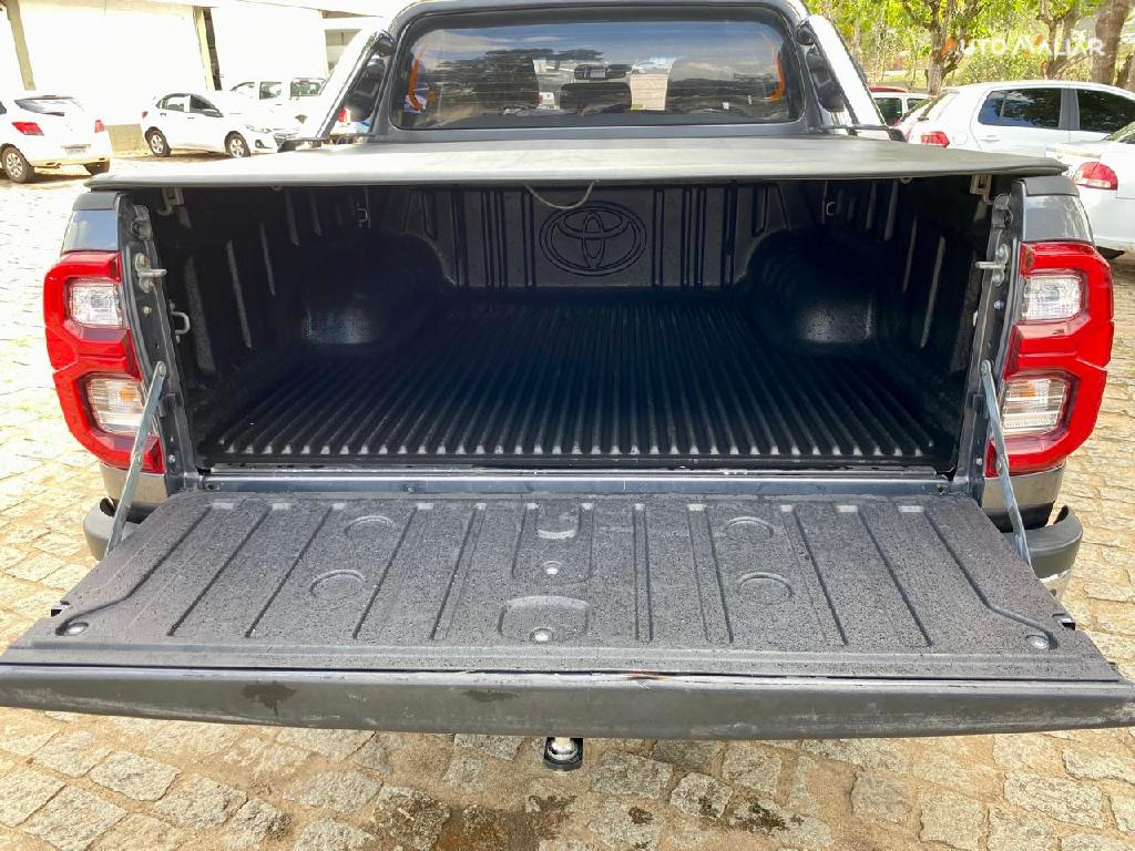 TOYOTA HILUX 2.8 D-4D TURBO DIESEL CD SRX 4X4 AUTOM&Aacute;TICO