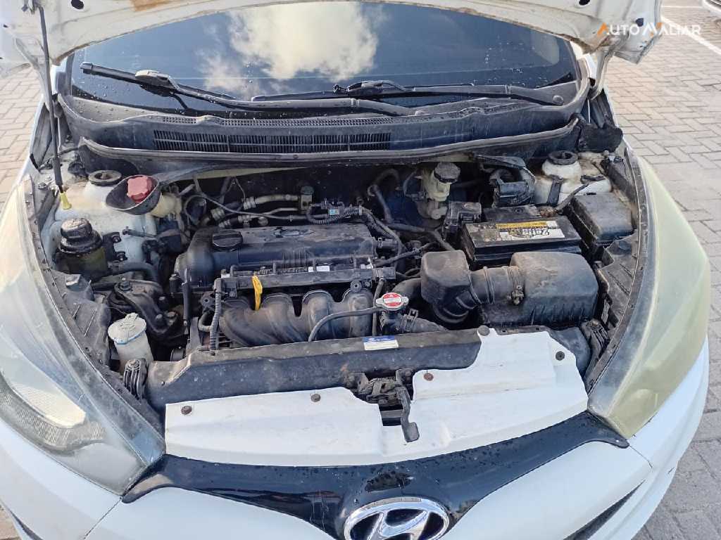 HYUNDAI HB20S 1.6 COMFORT PLUS 16V FLEX 4P MANUAL