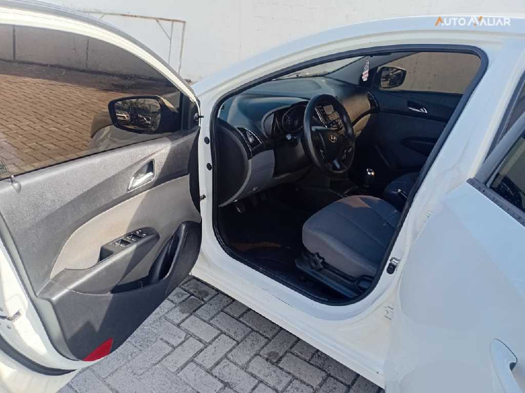 HYUNDAI HB20S 1.6 COMFORT PLUS 16V FLEX 4P MANUAL