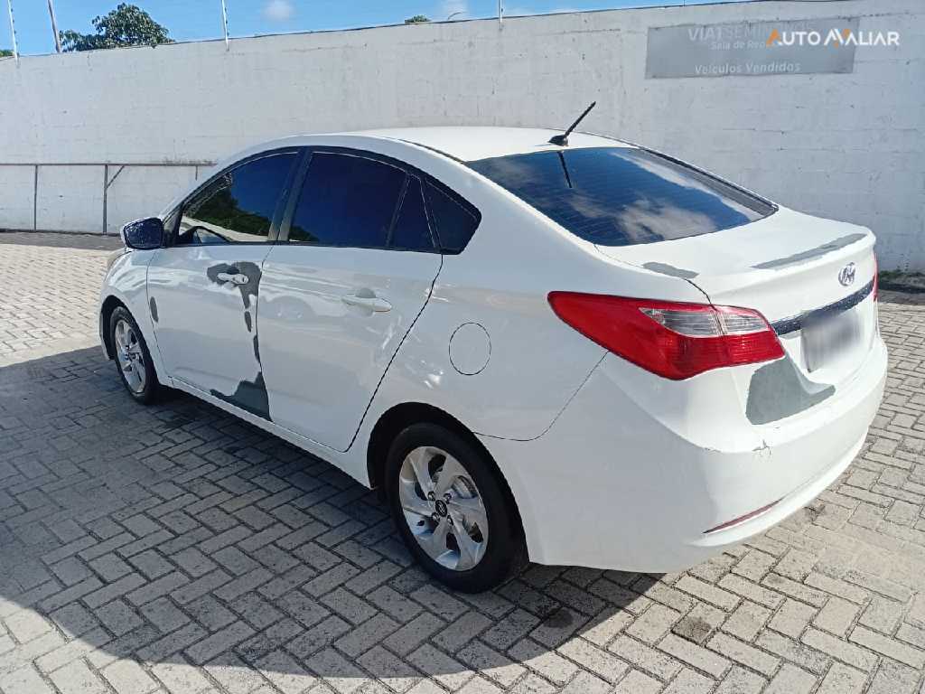 HYUNDAI HB20S 1.6 COMFORT PLUS 16V FLEX 4P MANUAL