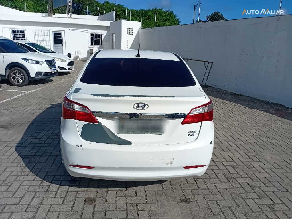 HYUNDAI HB20S 1.6 COMFORT PLUS 16V FLEX 4P MANUAL