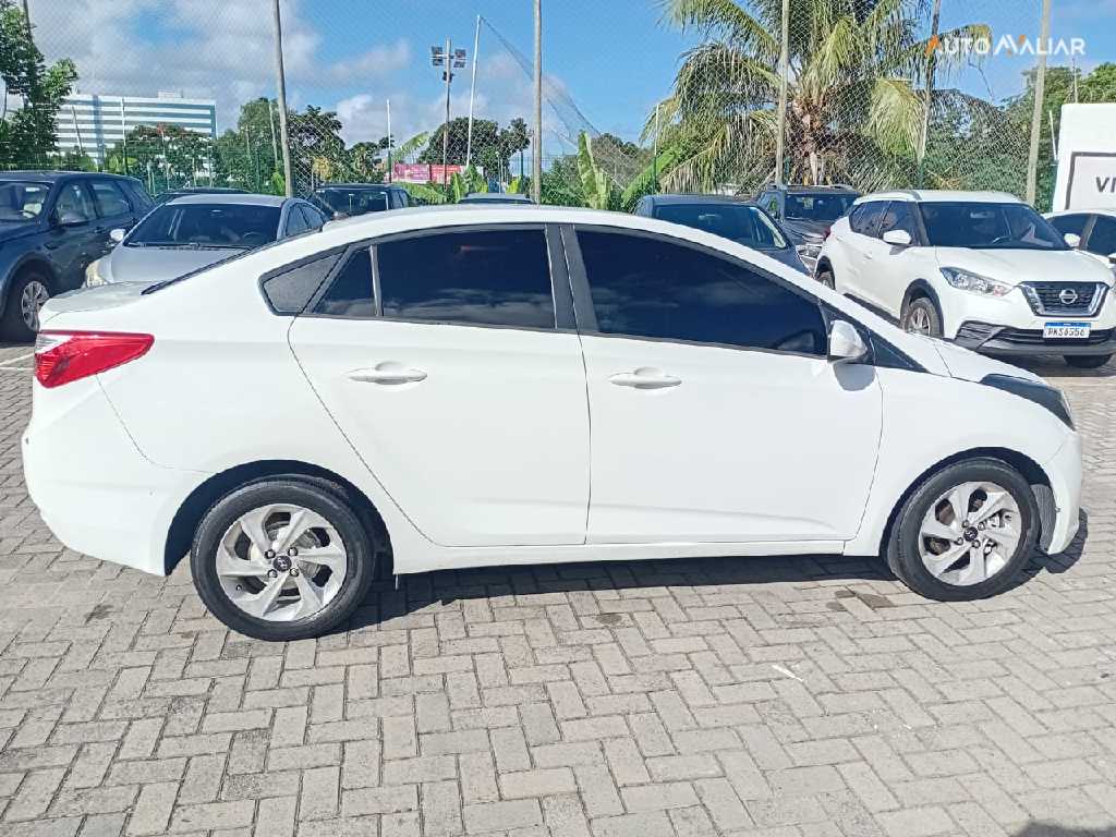 HYUNDAI HB20S 1.6 COMFORT PLUS 16V FLEX 4P MANUAL