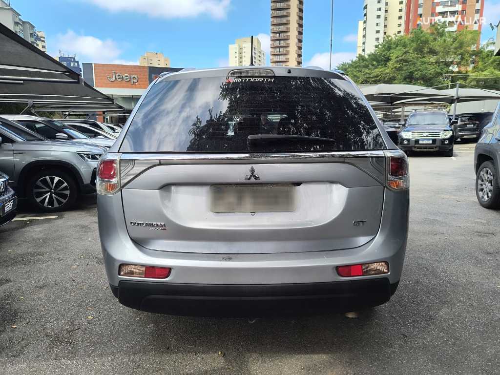 MITSUBISHI OUTLANDER 3.0 GT 4X4 V6 24V GASOLINA 4P AUTOMATICO