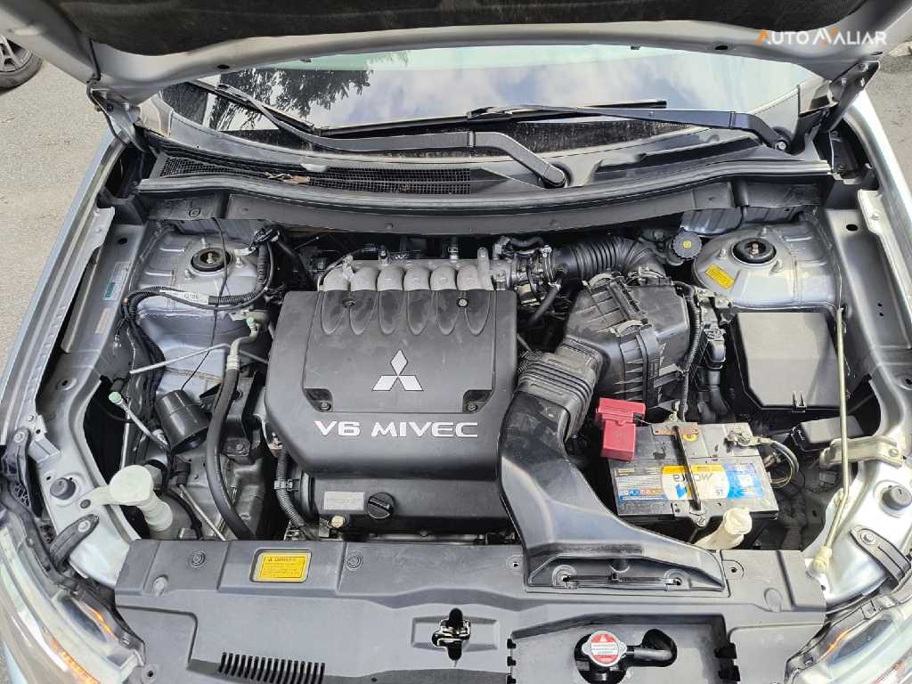 MITSUBISHI OUTLANDER 3.0 GT 4X4 V6 24V GASOLINA 4P AUTOMATICO