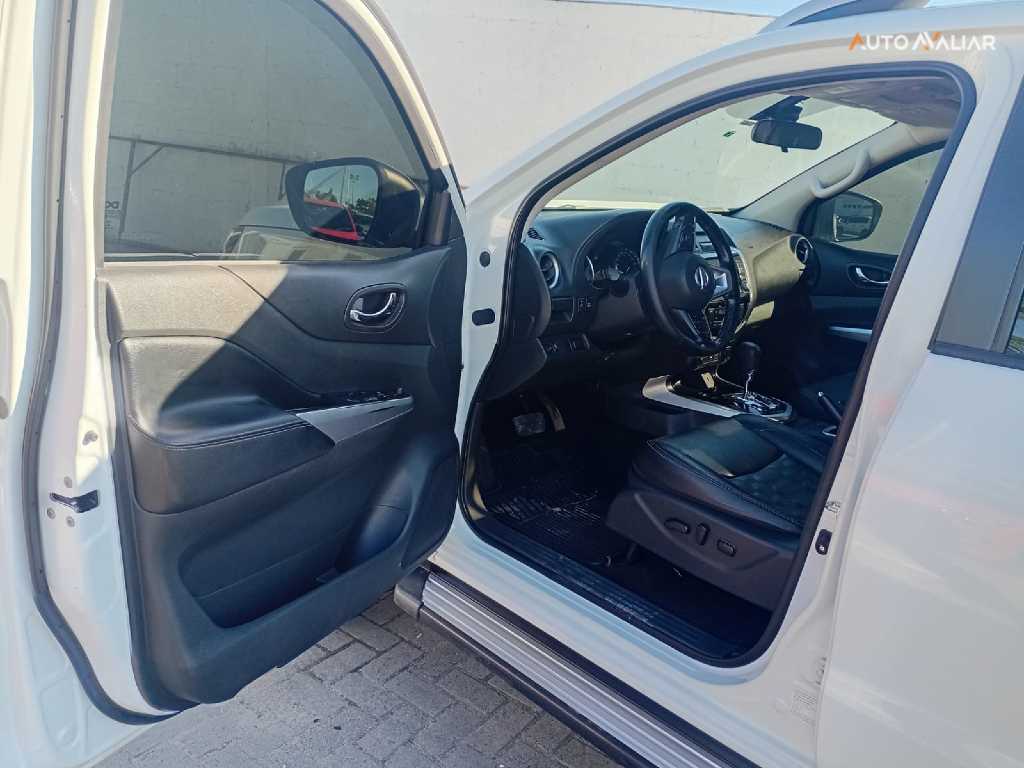 NISSAN FRONTIER 2.3 16V TURBO DIESEL XE CD 4X4 AUTOM&Aacute;TICO