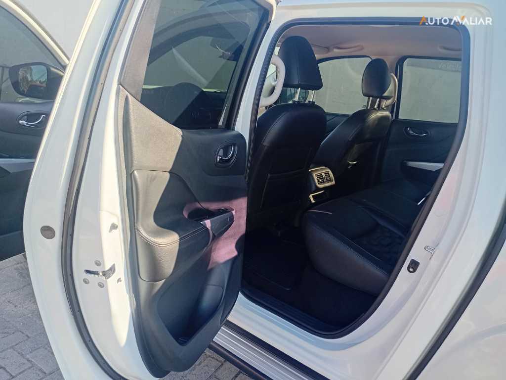 NISSAN FRONTIER 2.3 16V TURBO DIESEL XE CD 4X4 AUTOM&Aacute;TICO