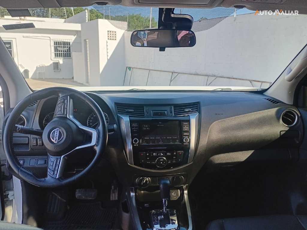 NISSAN FRONTIER 2.3 16V TURBO DIESEL XE CD 4X4 AUTOM&Aacute;TICO