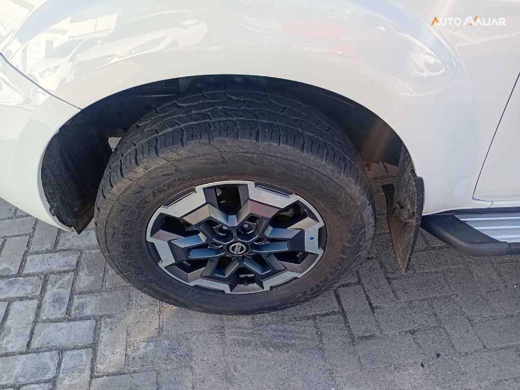 NISSAN FRONTIER 2.3 16V TURBO DIESEL XE CD 4X4 AUTOM&Aacute;TICO