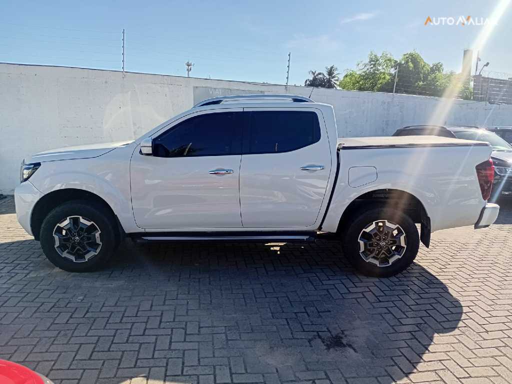 NISSAN FRONTIER 2.3 16V TURBO DIESEL XE CD 4X4 AUTOM&Aacute;TICO