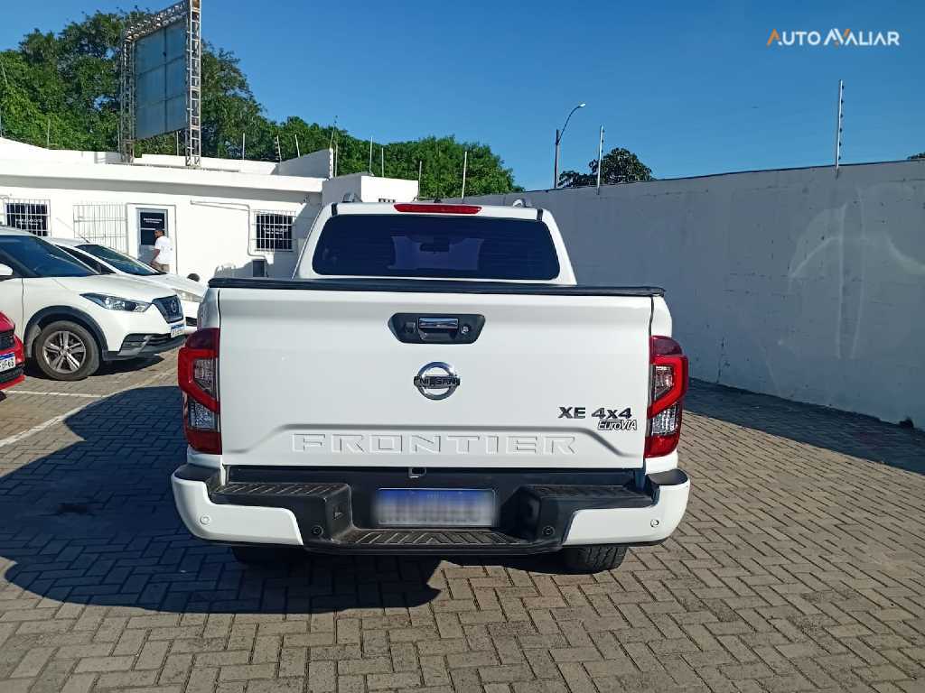 NISSAN FRONTIER 2.3 16V TURBO DIESEL XE CD 4X4 AUTOM&Aacute;TICO