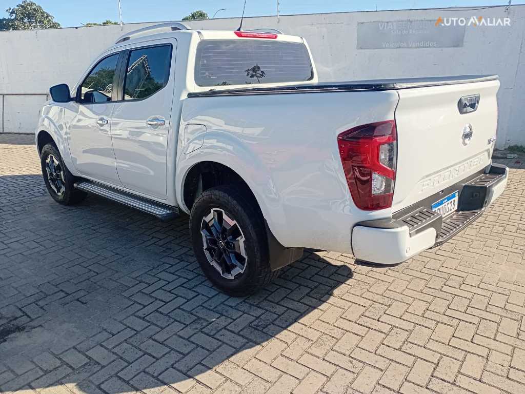 NISSAN FRONTIER 2.3 16V TURBO DIESEL XE CD 4X4 AUTOM&Aacute;TICO