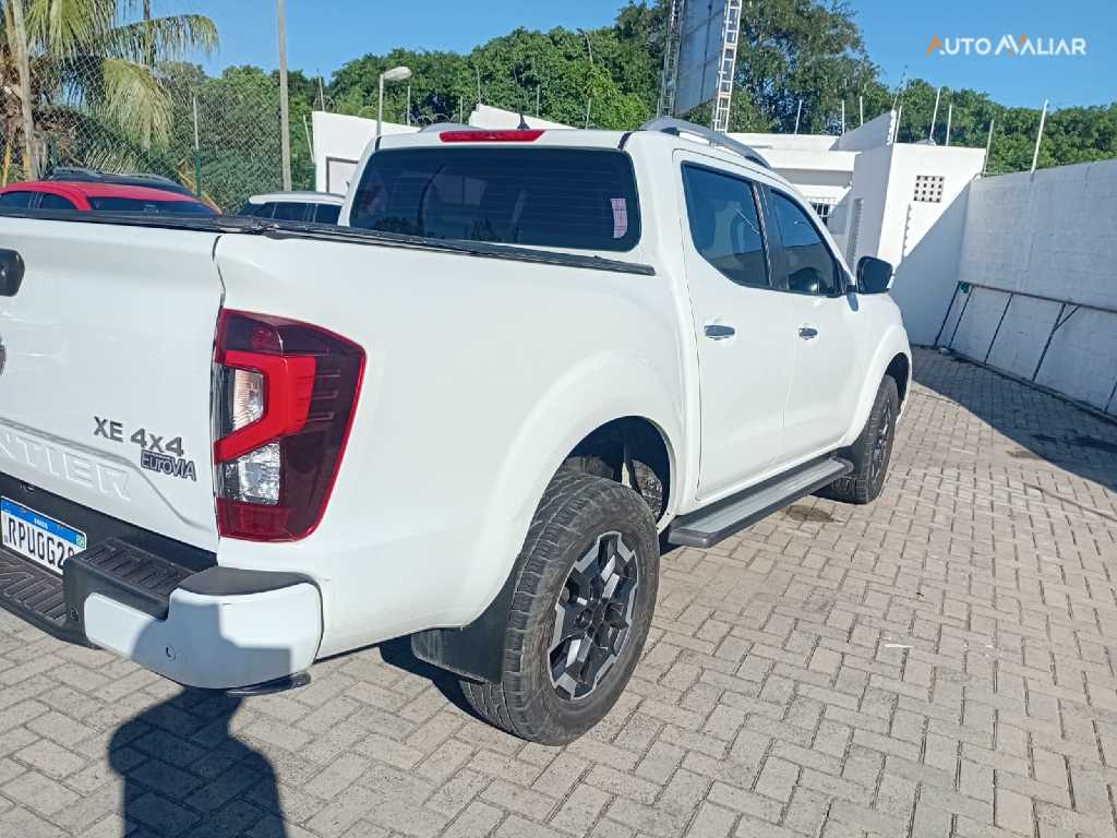 NISSAN FRONTIER 2.3 16V TURBO DIESEL XE CD 4X4 AUTOM&Aacute;TICO
