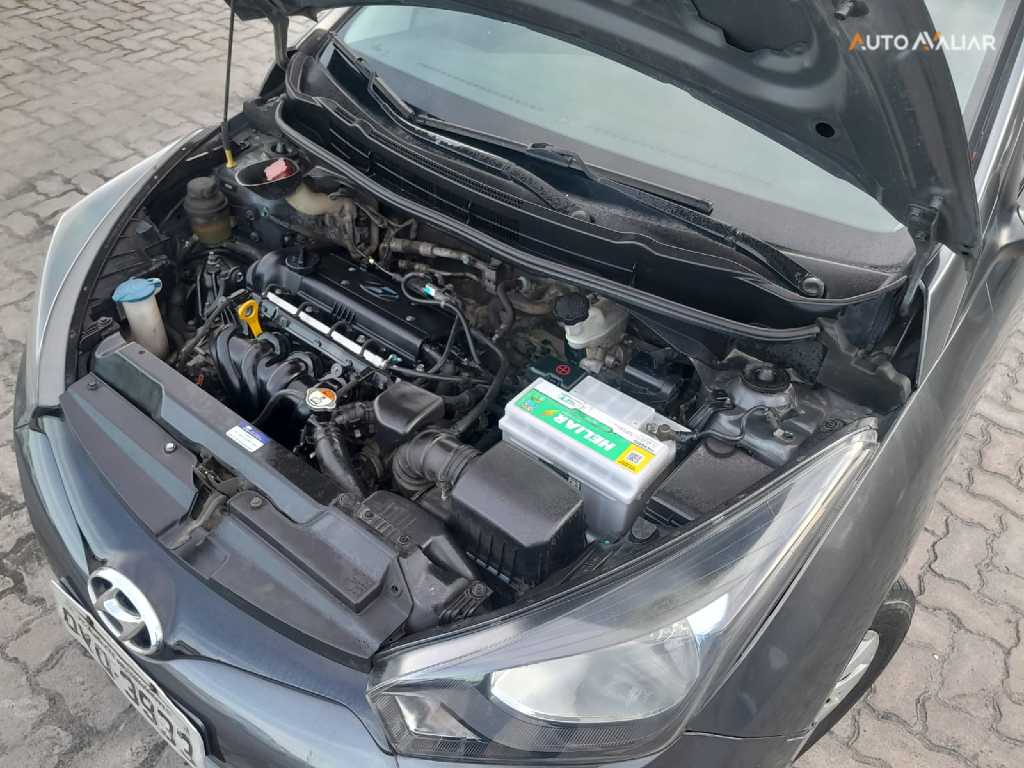 HYUNDAI HB20S 1.6 COMFORT PLUS 16V FLEX 4P MANUAL