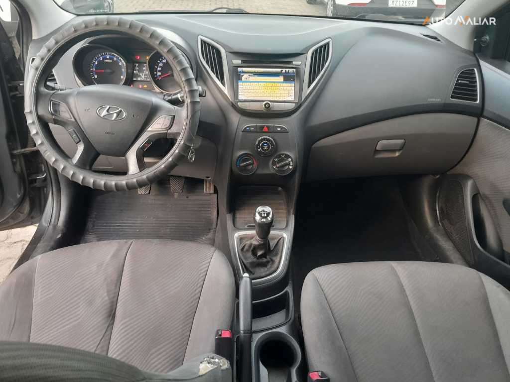 HYUNDAI HB20S 1.6 COMFORT PLUS 16V FLEX 4P MANUAL