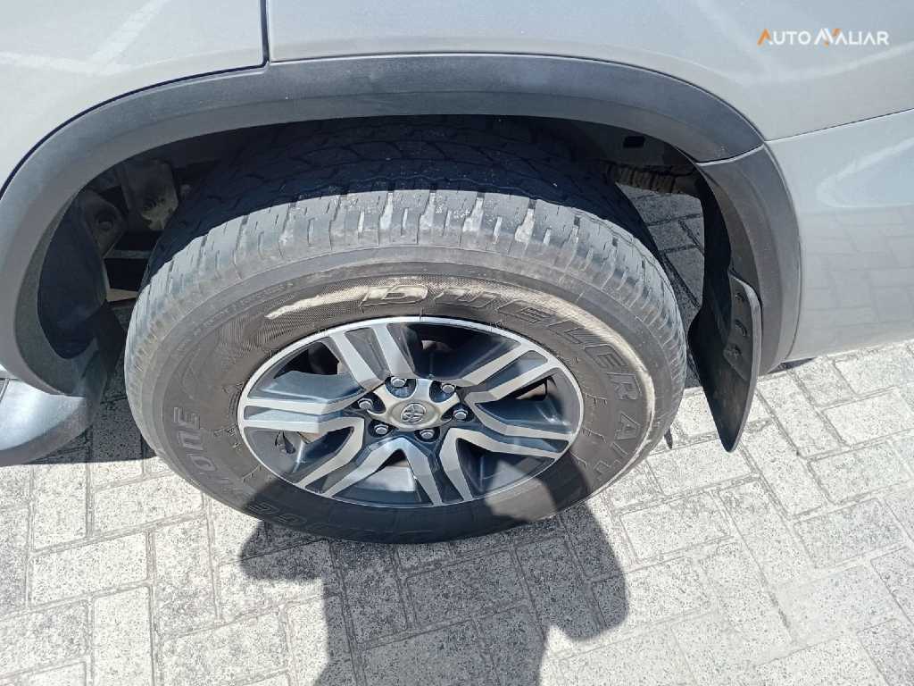 TOYOTA HILUX SW4 2.7 SR 4X2 16V FLEX 4P AUTOMATICO