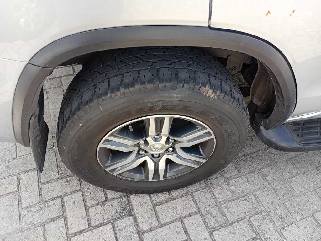 TOYOTA HILUX SW4 2.7 SR 4X2 16V FLEX 4P AUTOMATICO