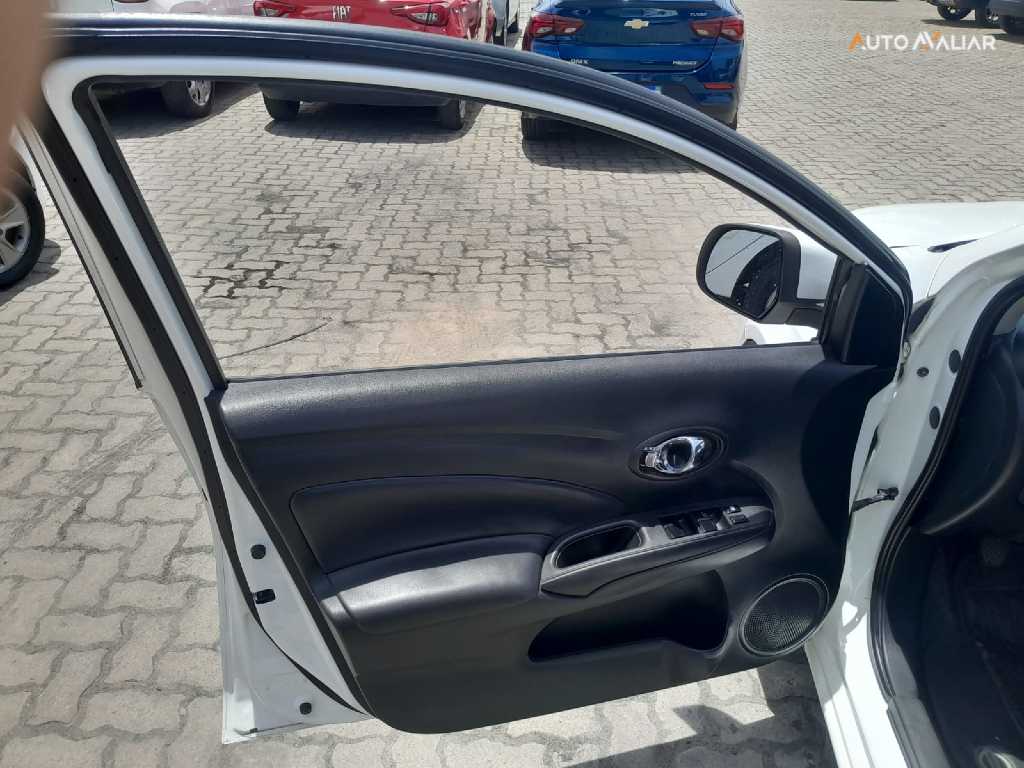 NISSAN VERSA 1.6 16V FLEX SV 4P MANUAL