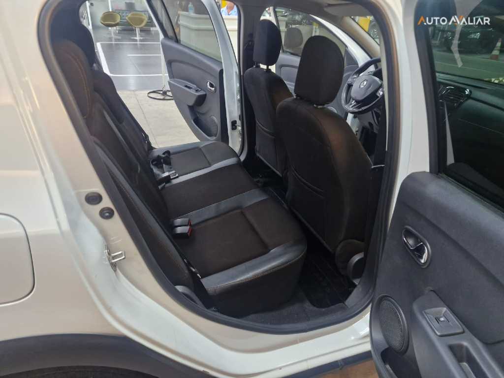 RENAULT SANDERO 1.6 STEPWAY 8V FLEX 4P AUTOMATIZADO