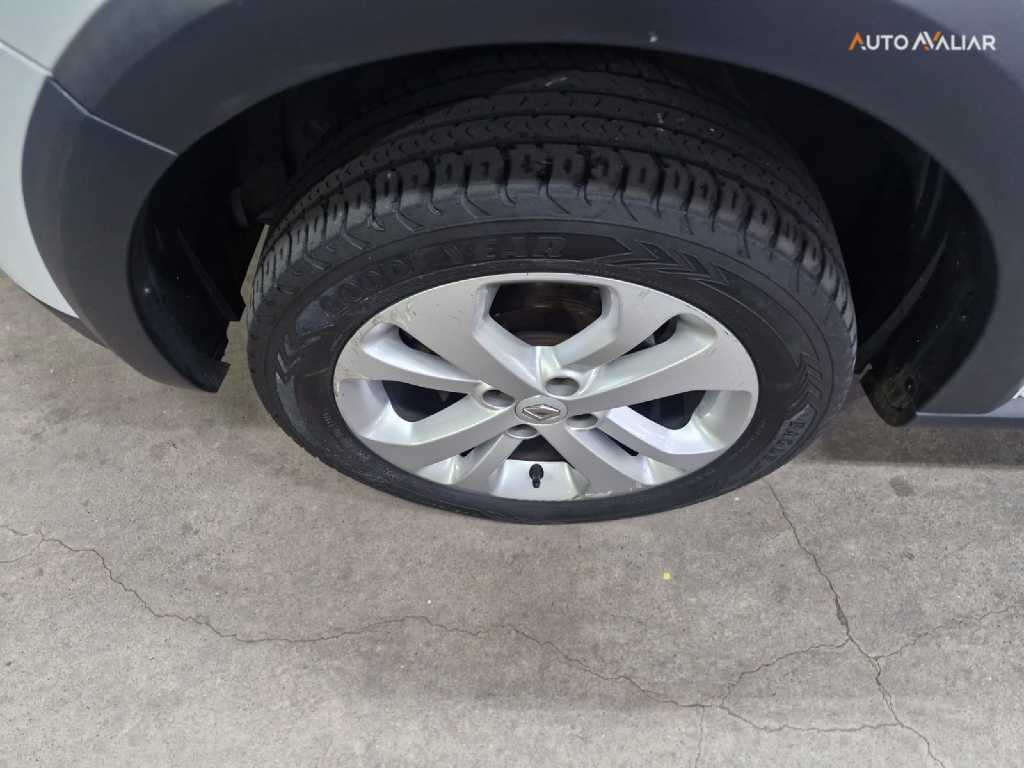 RENAULT SANDERO 1.6 STEPWAY 8V FLEX 4P AUTOMATIZADO