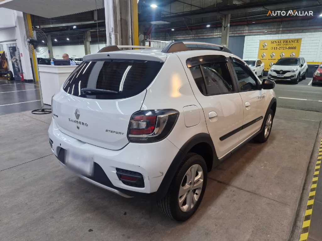 RENAULT SANDERO 1.6 STEPWAY 8V FLEX 4P AUTOMATIZADO