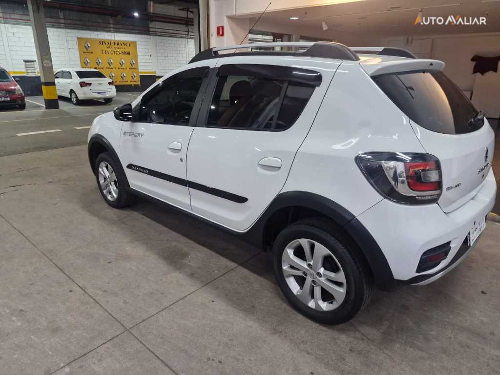 RENAULT SANDERO 1.6 STEPWAY 8V FLEX 4P AUTOMATIZADO