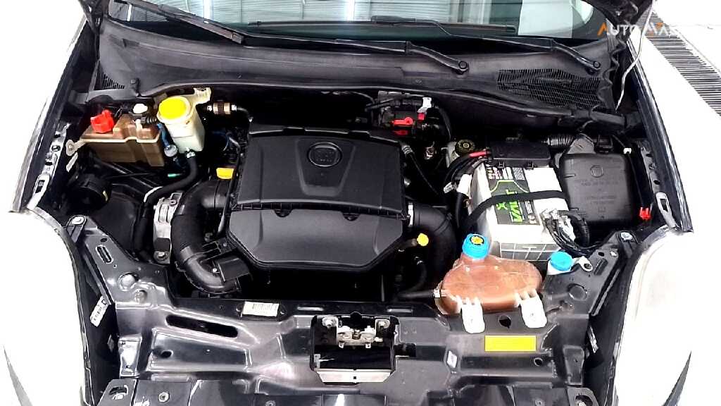 FIAT PUNTO 1.6 ESSENCE 16V FLEX 4P AUTOMATIZADO