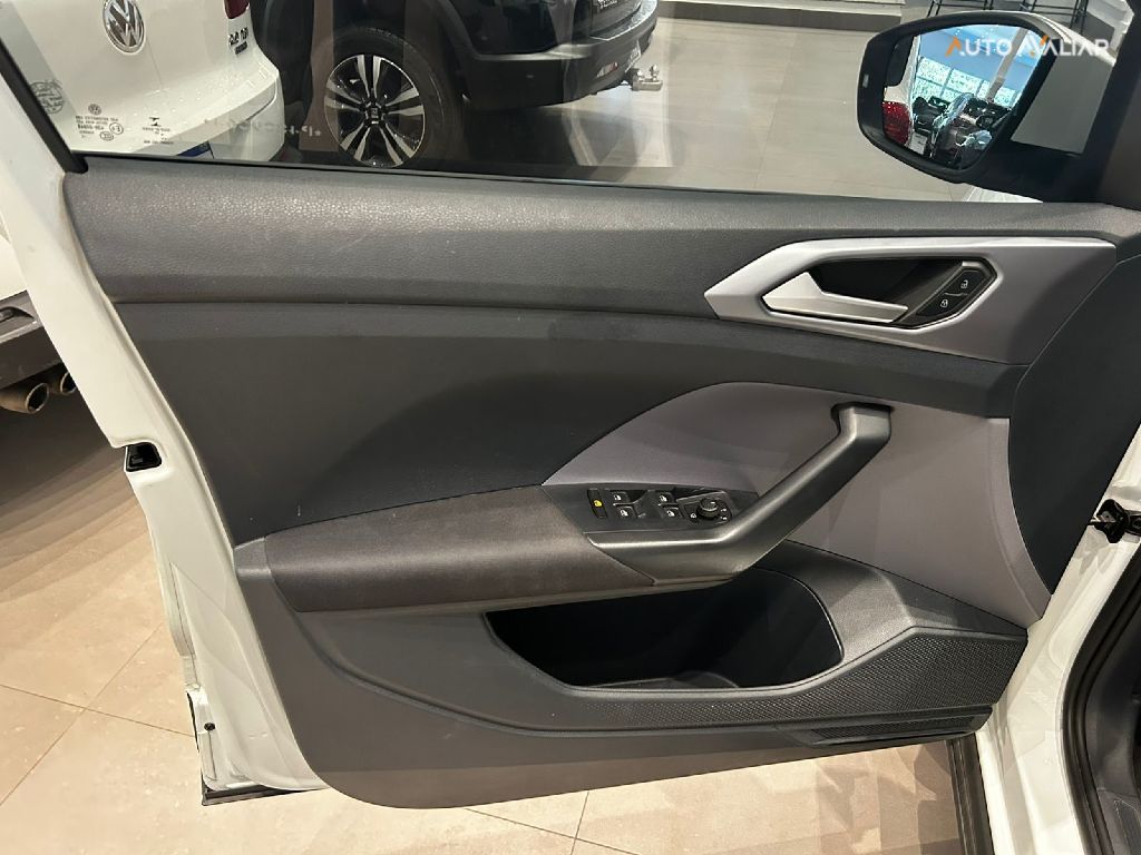 VOLKSWAGEN T-CROSS 1.0 200 TSI TOTAL FLEX AUTOM&Aacute;TICO