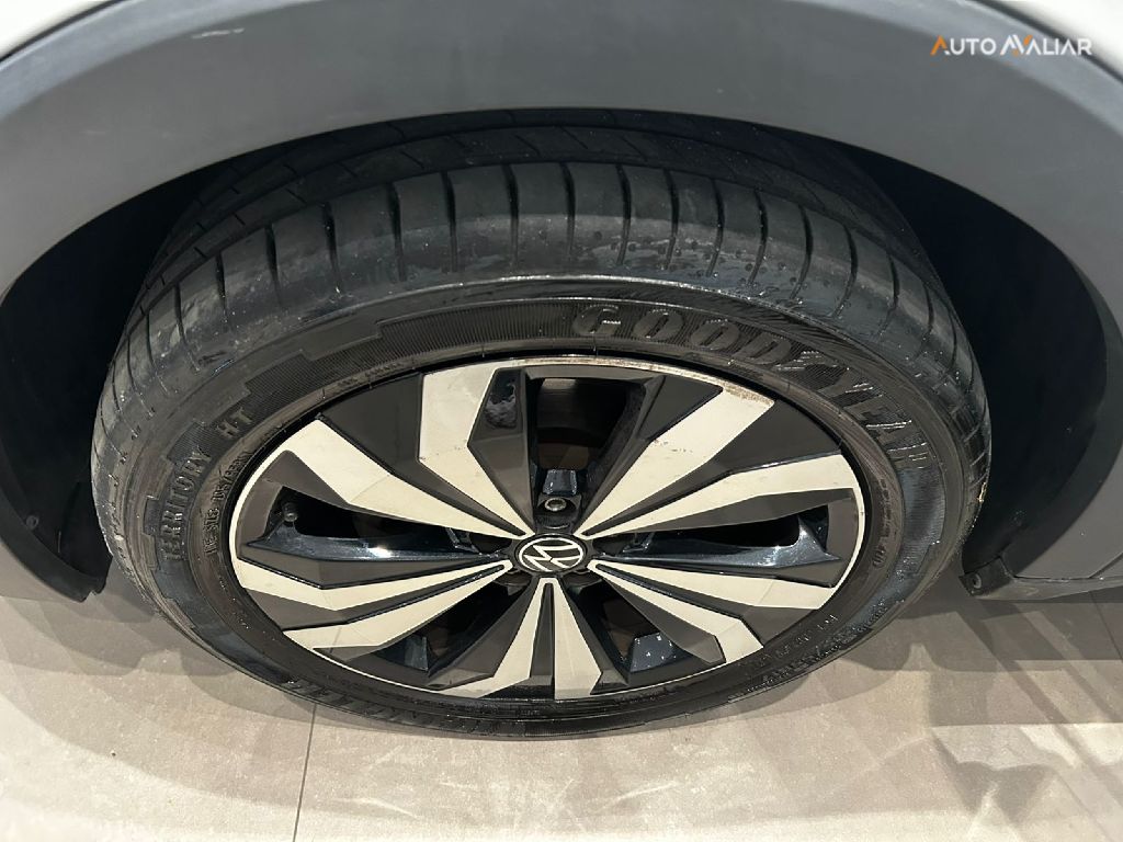 VOLKSWAGEN T-CROSS 1.0 200 TSI TOTAL FLEX AUTOM&Aacute;TICO