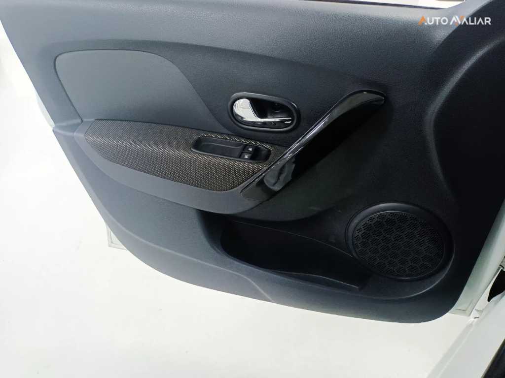 RENAULT SANDERO 1.6 16V SCE FLEX ZEN MANUAL