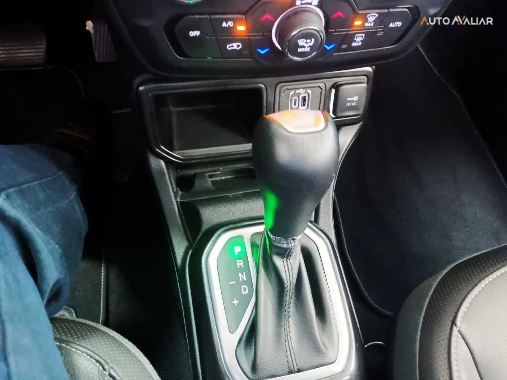 JEEP RENEGADE 1.3 T270 TURBO FLEX LONGITUDE AT6