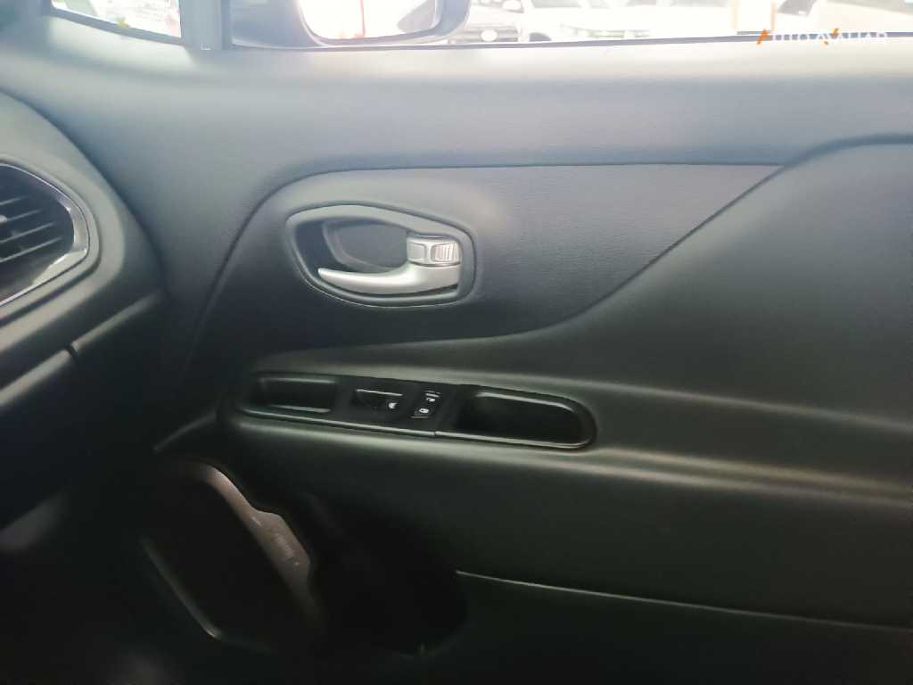 JEEP RENEGADE 1.3 T270 TURBO FLEX LONGITUDE AT6