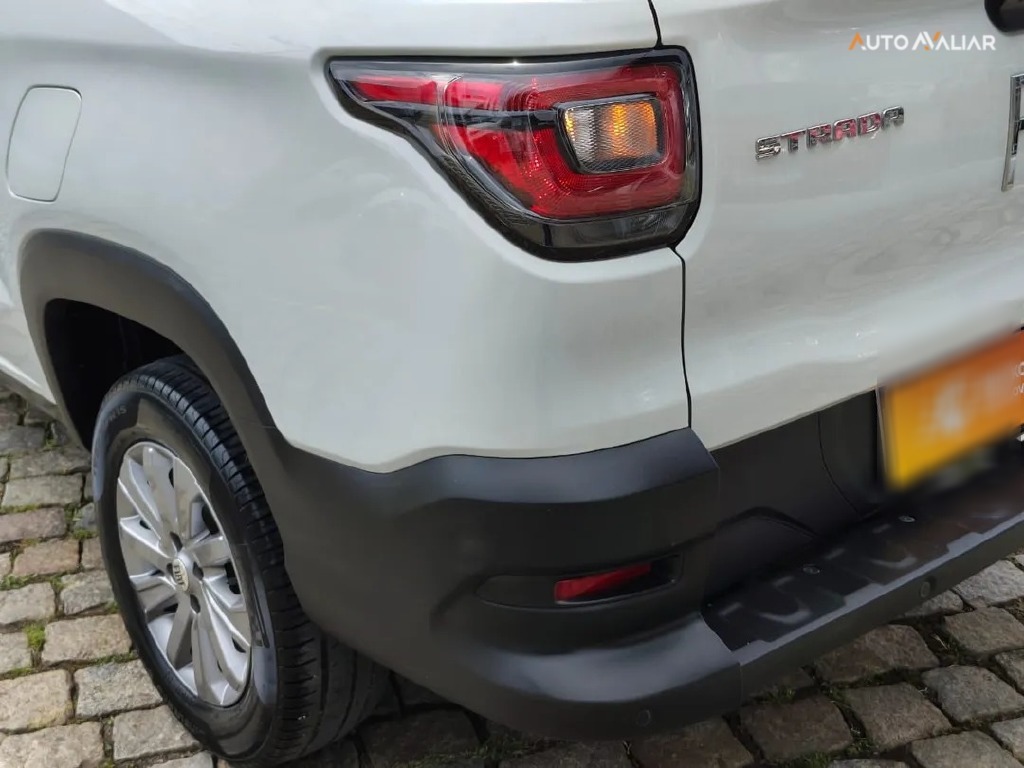 FIAT STRADA 1.3 FIREFLY FLEX FREEDOM CS MANUAL