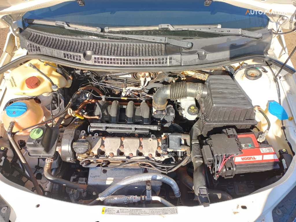 VOLKSWAGEN JETTA 1.4 250 TSI TOTAL FLEX COMFORTLINE TIPTRONIC