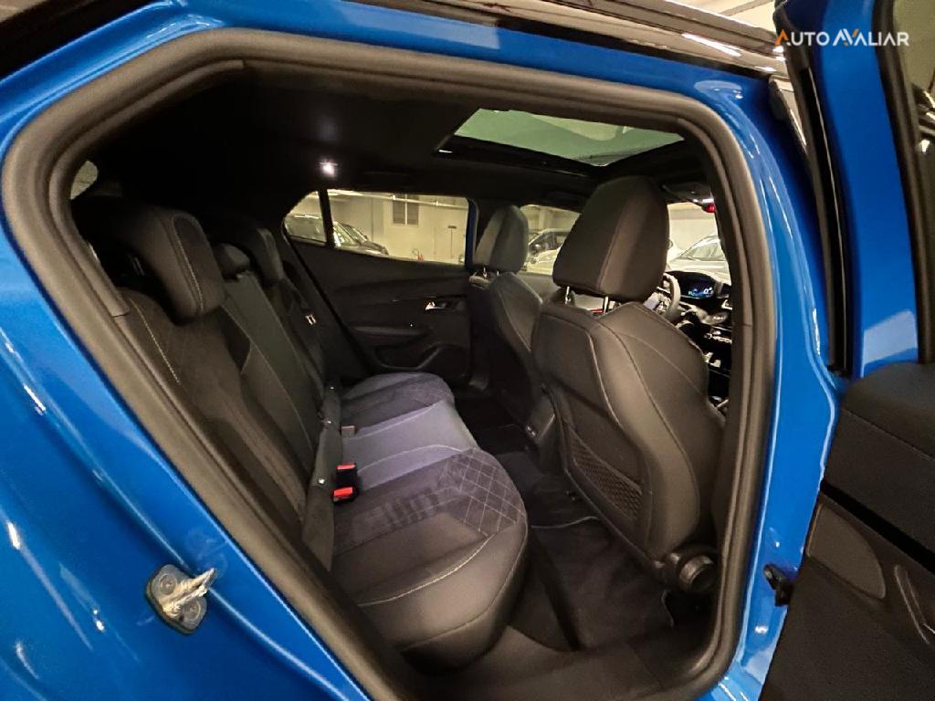 PEUGEOT e-2008 5p Aut. (El&Atilde;&copy;trico)