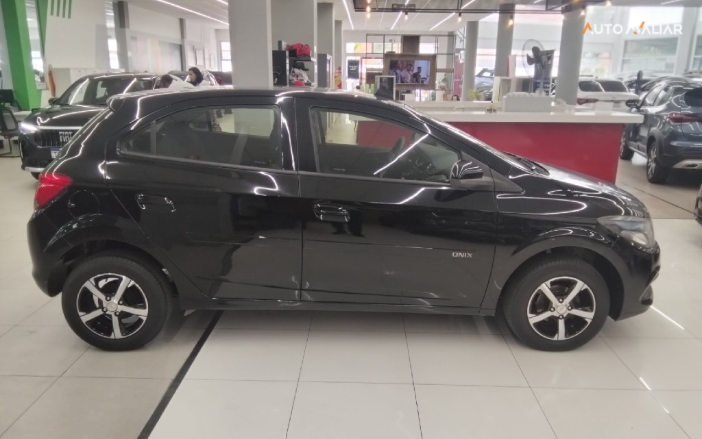 CHEVROLET ONIX 1.4 MPFI LTZ 8V FLEX 4P MANUAL