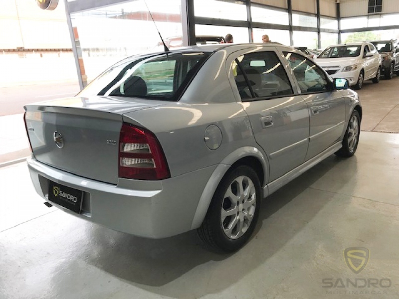 Chevrolet Astra 2.0 Mpfi Flex 4p em Novo Hamburgo