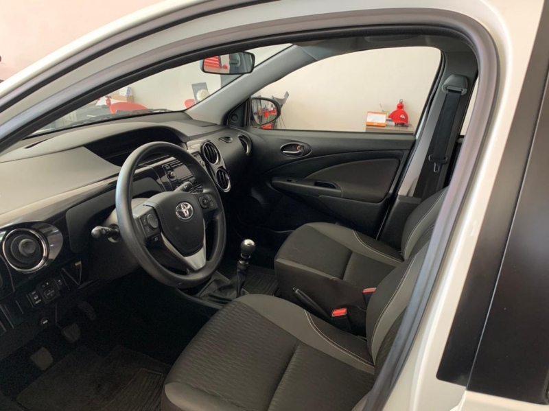 TOYOTA ETIOS 1.5 X PLUS 16V FLEX 4P MANUAL