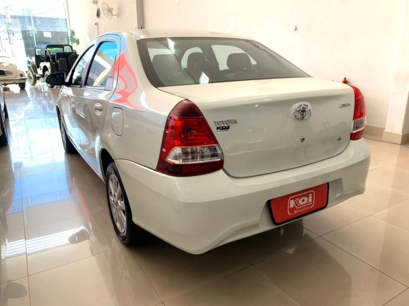 TOYOTA ETIOS 1.5 X PLUS 16V FLEX 4P MANUAL