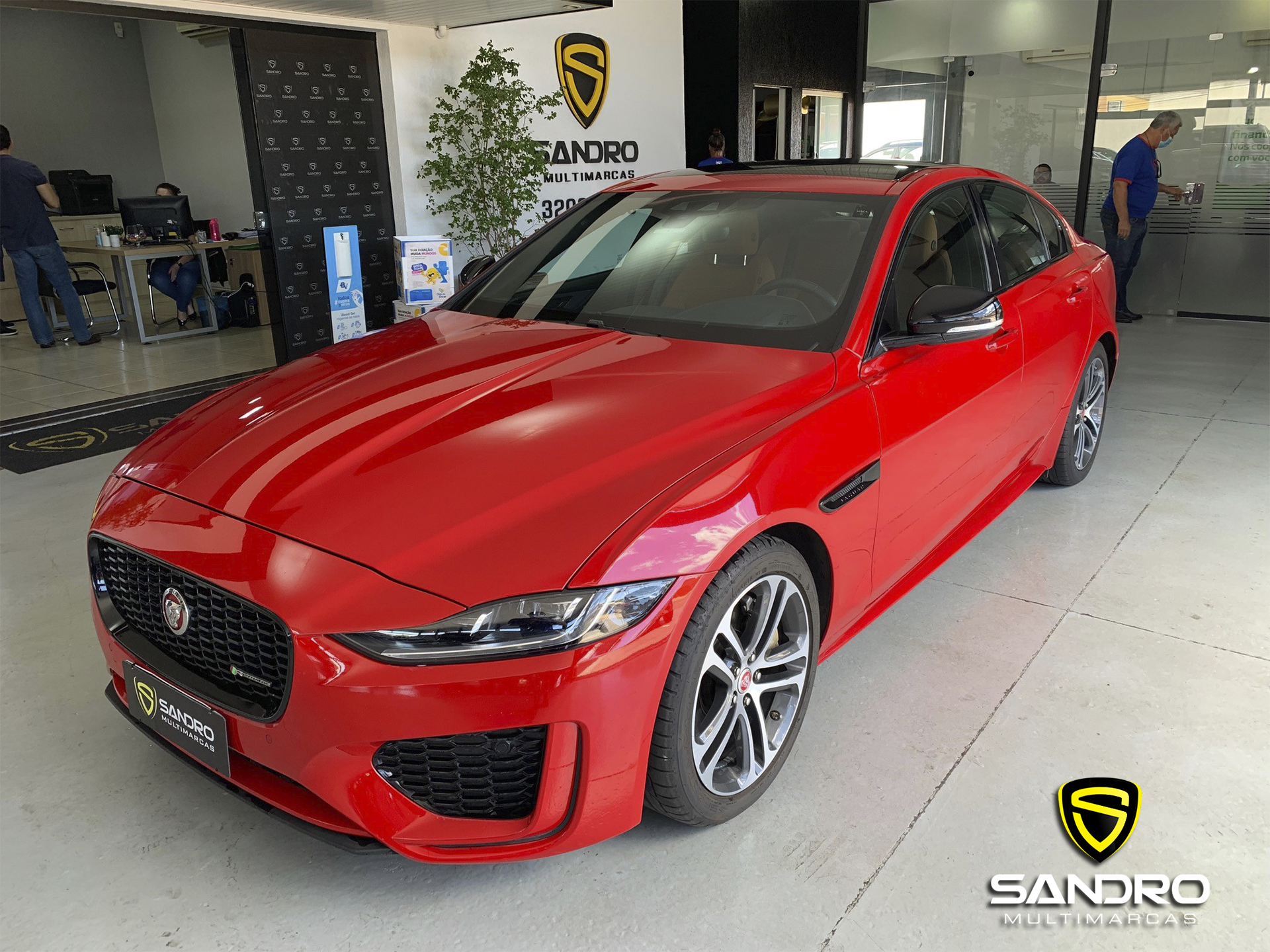 JAGUAR XE 2.0 16V INGENIUM P250 GASOLINA R-DYNAMIC S 4P AUTOMÁTICO