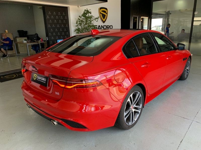 JAGUAR XE 2.0 16V INGENIUM P250 GASOLINA R-DYNAMIC S 4P AUTOMÁTICO