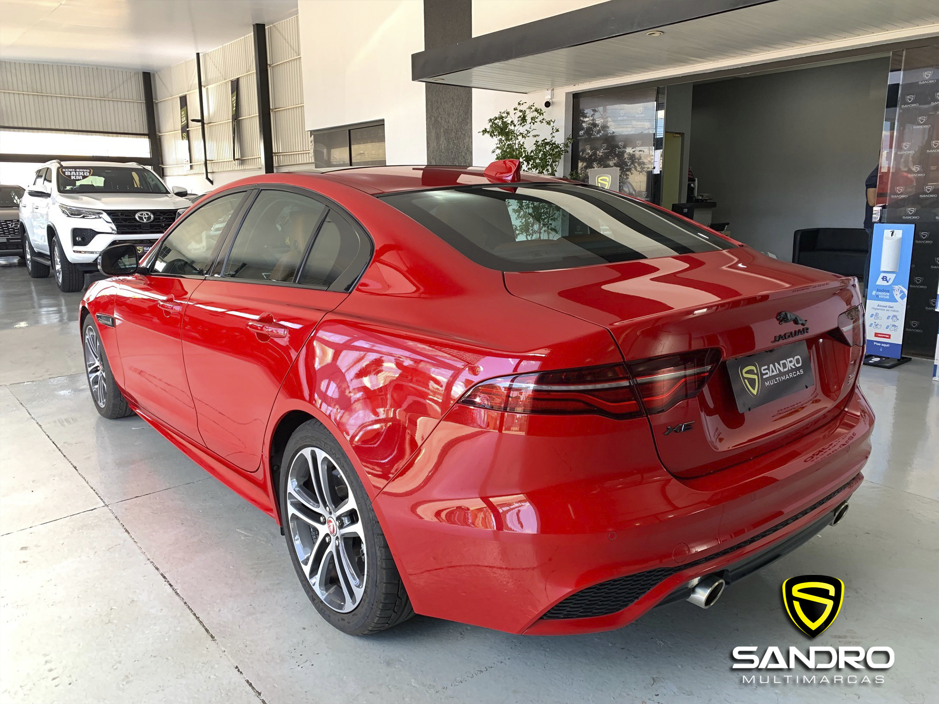 JAGUAR XE 2.0 16V INGENIUM P250 GASOLINA R-DYNAMIC S 4P AUTOMÁTICO