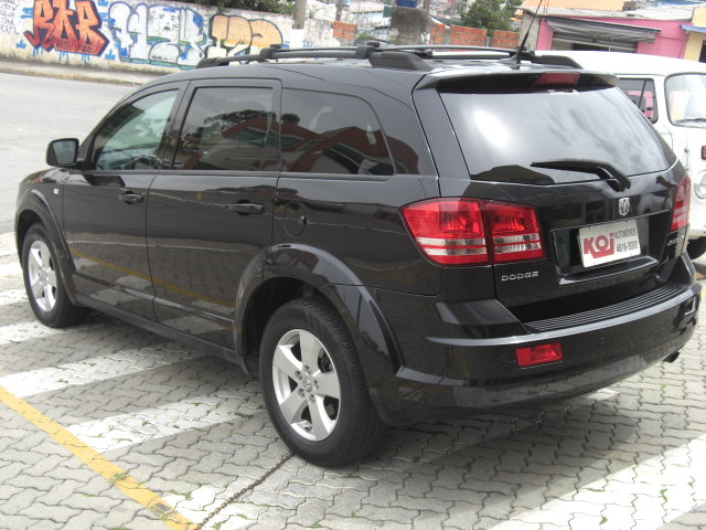 DODGE JOURNEY 2.7 SXT V6 GASOLINA 4P AUTOMÁTICO