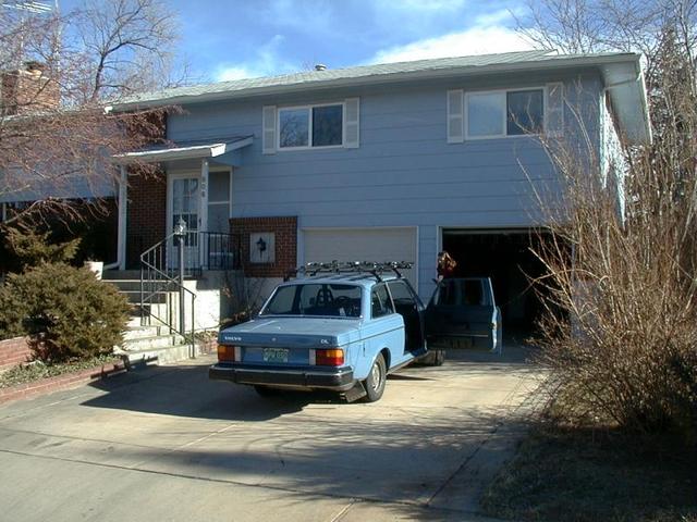 the volvo in front of 806 morgan drive