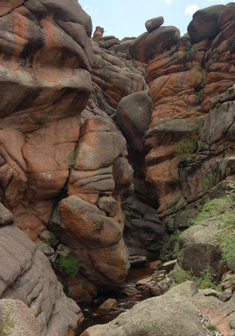 Lost Creek disapears into rocks, Lost Creek Wilderness