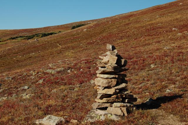 Carins along the Diamond Lake Trail