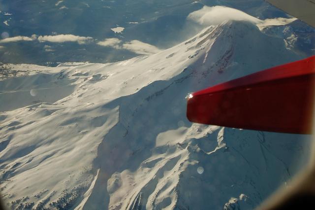 North-east ridge of Mount Hood from N737JW