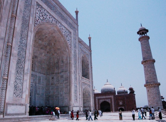 Main entrance of the mausoleum at the Taj Mahal